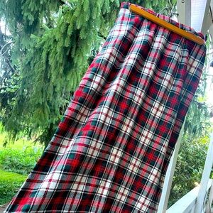 Vintage Red Green Black White plaid Tartan Maxi Skirt 1970s
